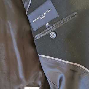 Modern Suit/Tuxedo:  Banana Republic 40 regular coat - 31 waist - 14,5/33 shirt